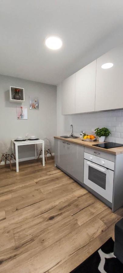 Bezagenta Mozart6 Studio Easy Access To City Wifi Warsawa Bagian luar foto